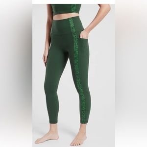 Athleta Salutation Stash Pocket II Serene 7/8 Tight Seaweed Green S